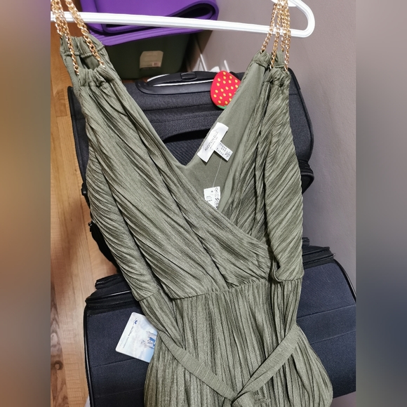 Olive Court jumpsuit - Picture 3 of 3